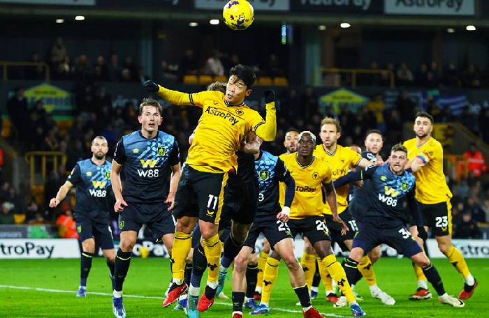 Soi kèo phạt góc Burnley vs Wolves, 1h45 ngày 3/4