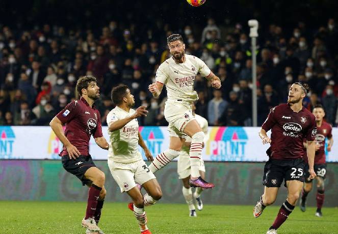 Soi kèo phạt góc AC Milan vs Salernitana, 1h45 ngày 26/5