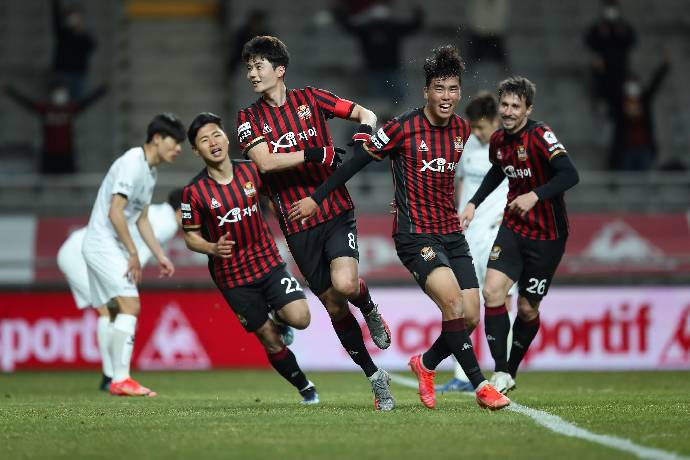 Nhận định bóng đá FC Seoul vs Gangwon, 17h30 ngày 26/6: Vươn mình trước bão