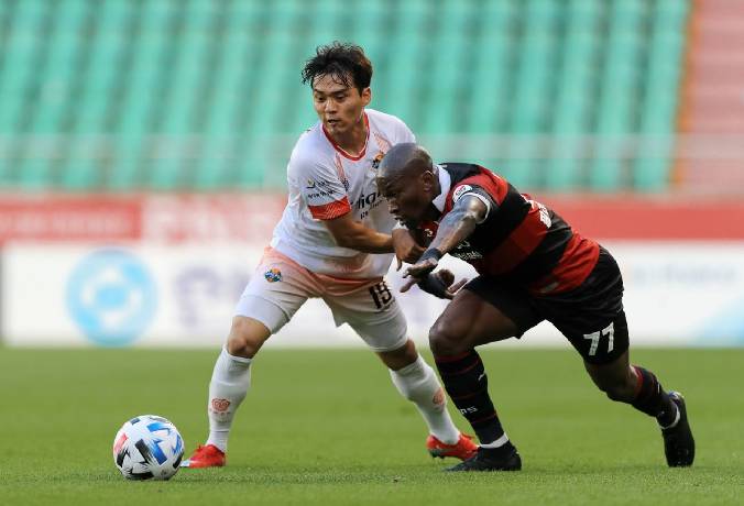 Soi kèo phạt góc Pohang Steelers vs Gangwon, 17h30 ngày 10/7