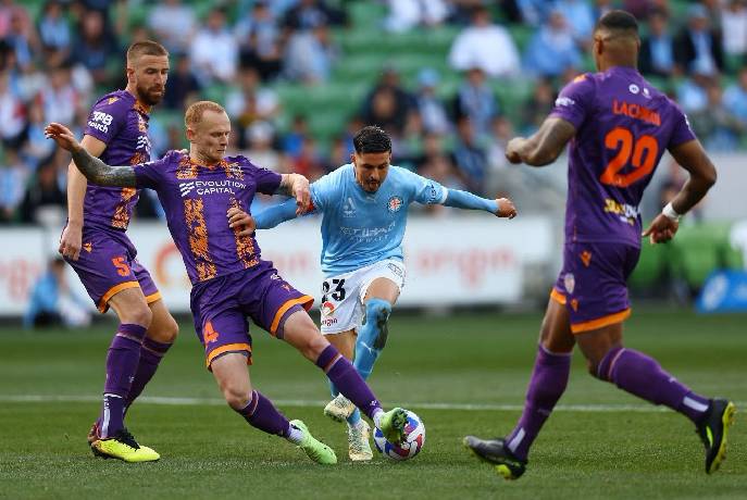 Soi kèo phạt góc Perth Glory vs Melbourne City, 16h30 ngày 3/8