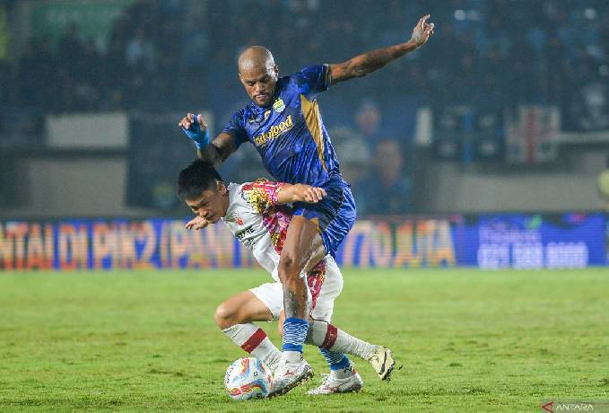 Nhận định bóng đá Persib Bandung vs PSBS Biak, 19h ngày 9/8