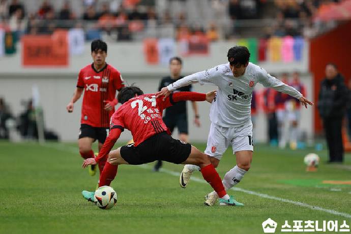 Soi kèo phạt góc FC Seoul vs Jeju United, 17h30 ngày 16/8