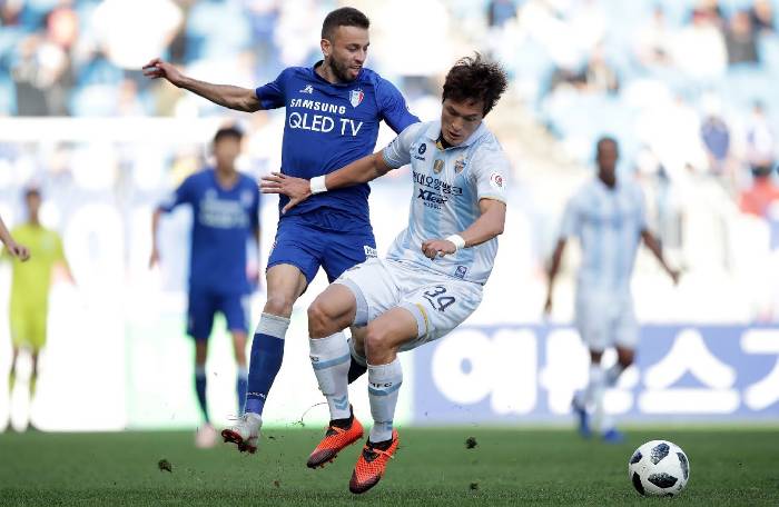 Soi kèo phạt góc Ulsan Hyundai vs Suwon City, 17h ngày 18/8