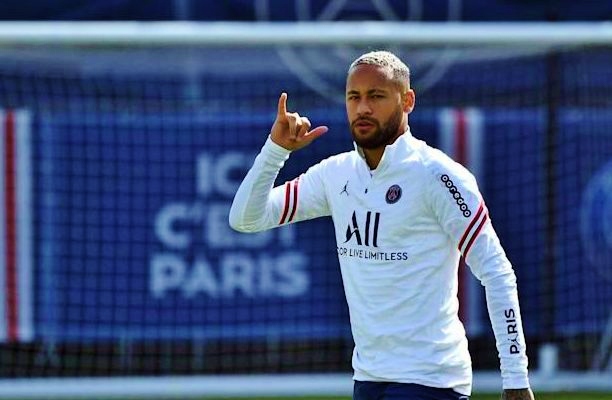 PSG trả lương ngất ngưởng, Neymar vẫn thường xuyên say xỉn và bỏ tập - Ảnh 1