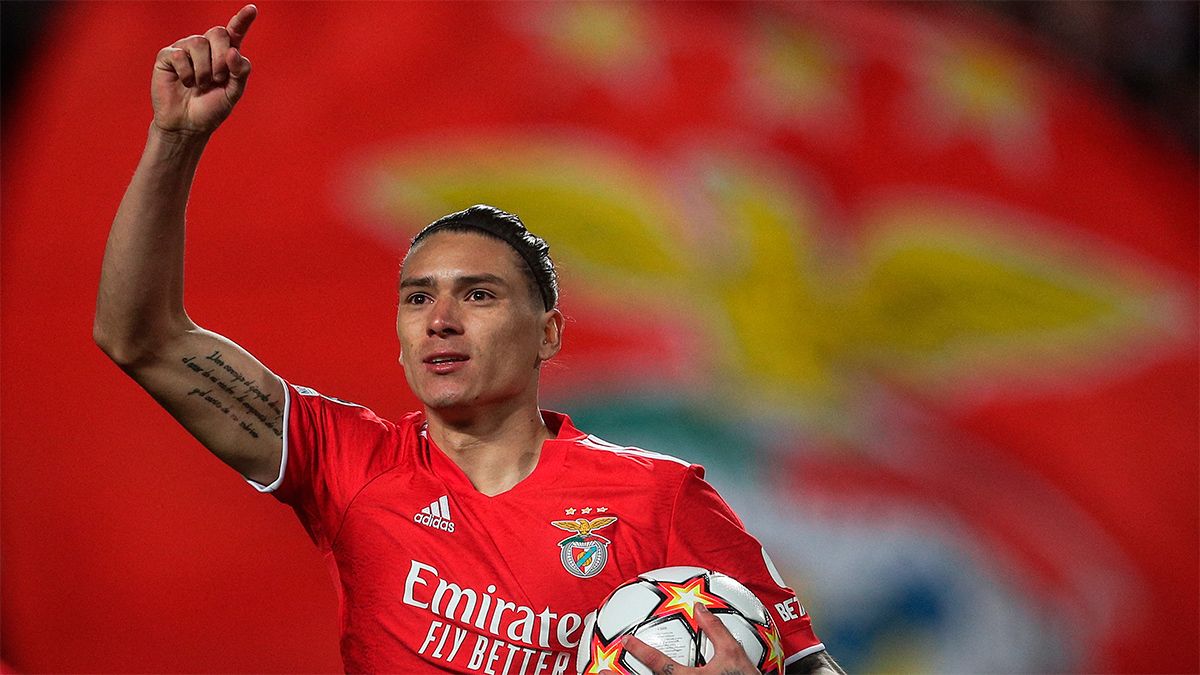 M.U nhận đòn choáng váng từ ngôi sao của Benfica - Ảnh 1