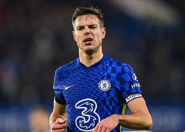 Bản tin sáng 19/2: Sao La Masia muốn khoác áo Việt Nam; Barca mời gọi thủ quân của Chelsea