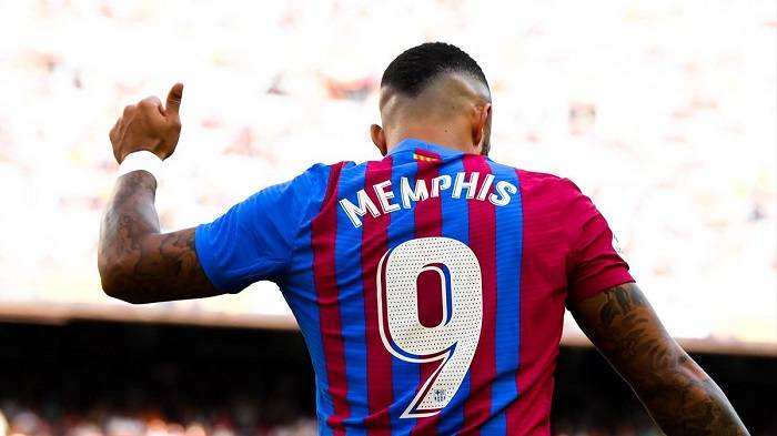 Thất sủng dưới thời Xavi, Depay tính bài chuồn khỏi Barca chỉ sau một mùa