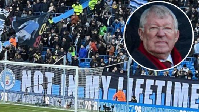 CĐV Man City có hành động khiếm nhã với HLV Sir Alex