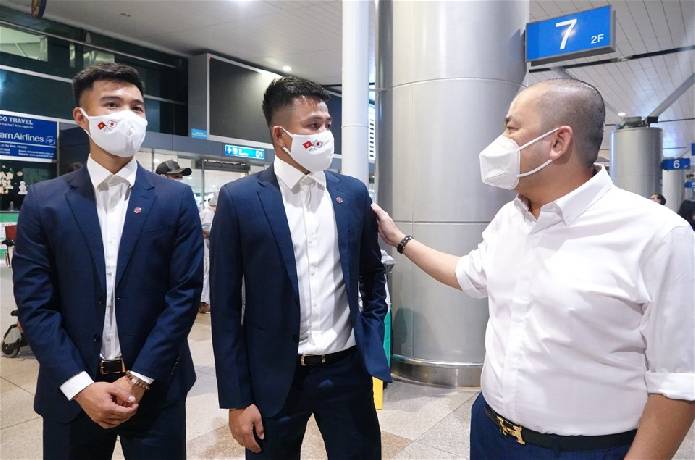 Bản tin tối 17/3 : Hai sao trẻ Việt Nam xuất ngoại, PSG liên hệ Conte thay thế Pochettino
