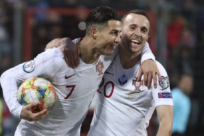 Diogo Jota vượt qua thành tích của Ronaldo