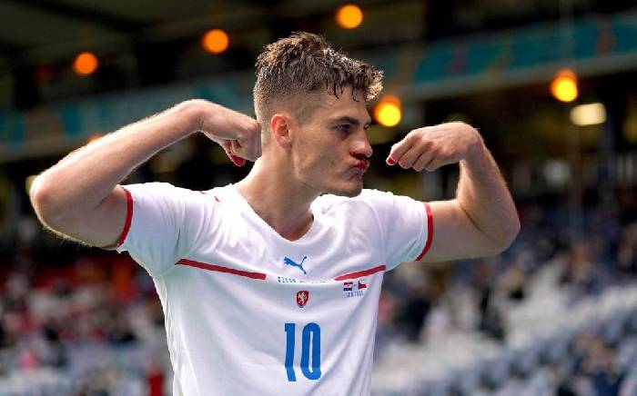Hỏi mua Patrik Schick, Arsenal bị dội ngay gáo nước lạnh