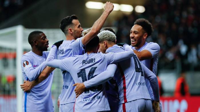 Bản tin sáng 8/4: Barca bị cầm hoà thất vọng; M.U muốn có sao Leeds United